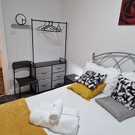 Birtley'S Diamond 3 Bed Apt, Sleeps 6 Guests Birtley  ภายนอก รูปภาพ