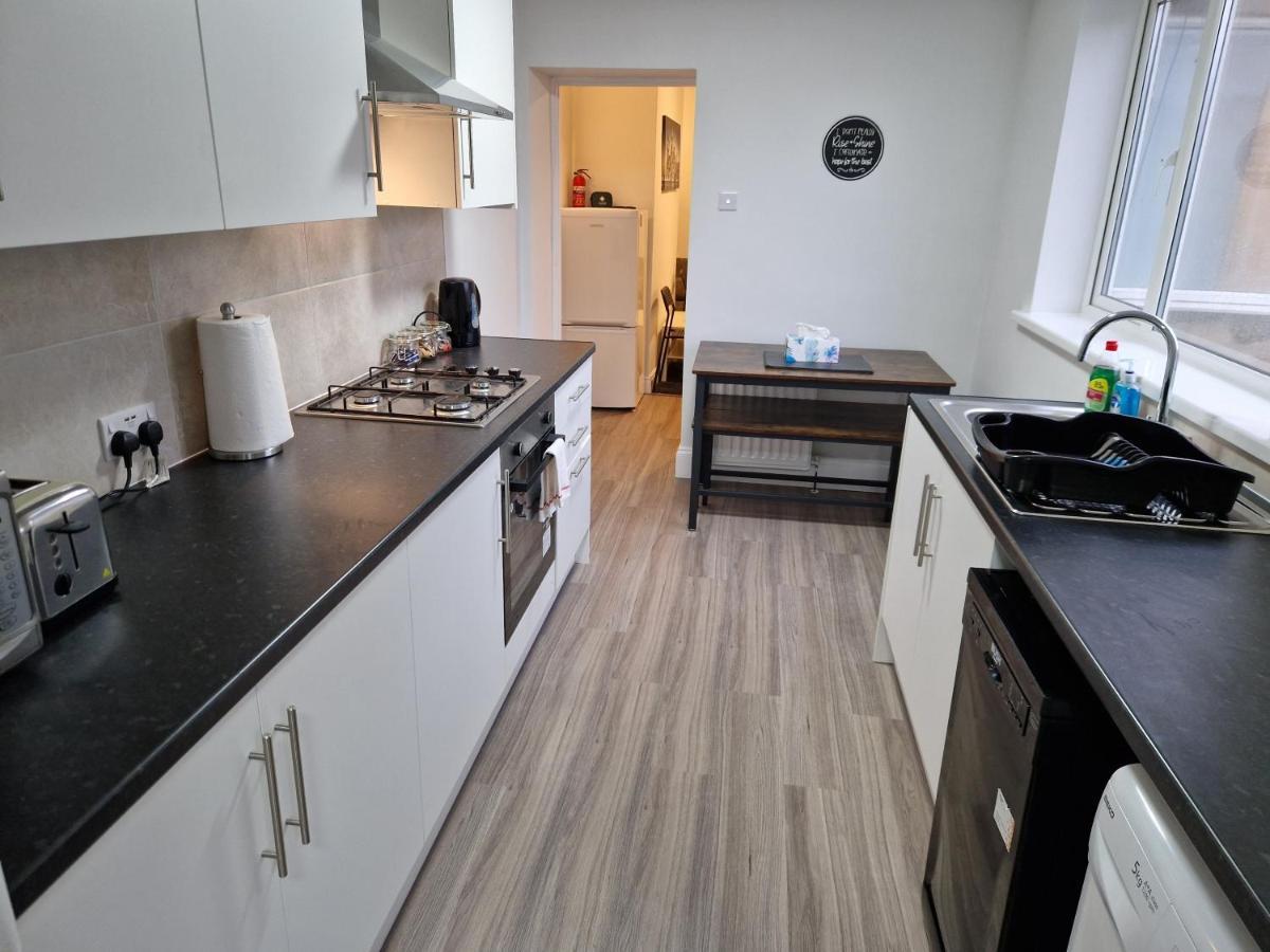 Birtley'S Diamond 3 Bed Apt, Sleeps 6 Guests Birtley  ภายนอก รูปภาพ
