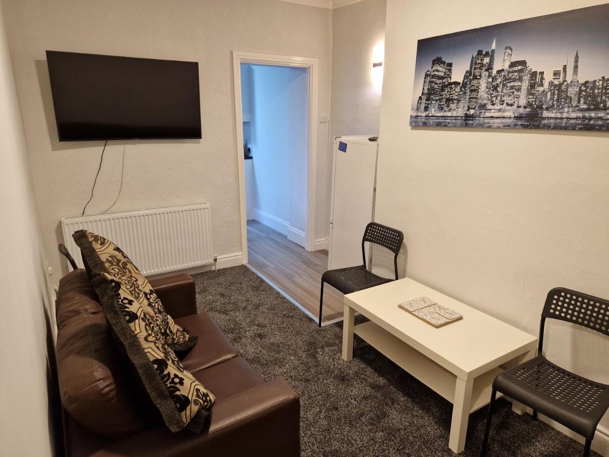 Birtley'S Diamond 3 Bed Apt, Sleeps 6 Guests Birtley  ภายนอก รูปภาพ
