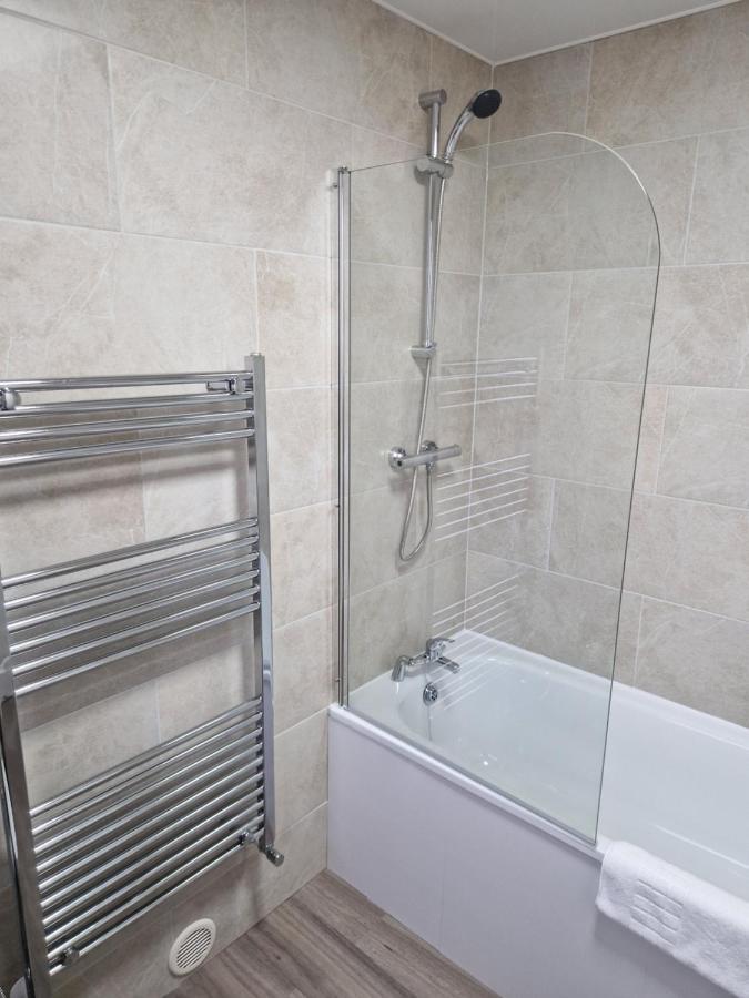 Birtley'S Diamond 3 Bed Apt, Sleeps 6 Guests Birtley  ภายนอก รูปภาพ