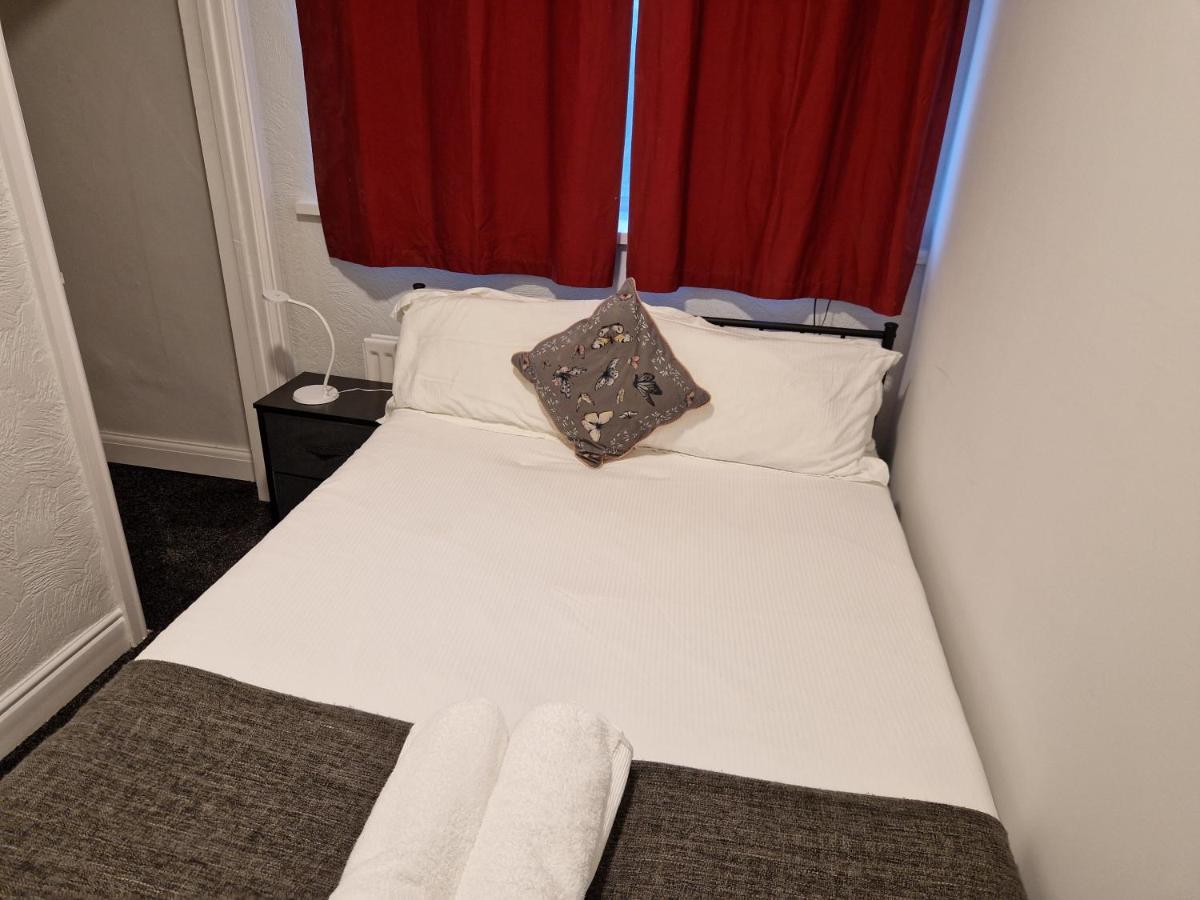 Birtley'S Diamond 3 Bed Apt, Sleeps 6 Guests Birtley  ภายนอก รูปภาพ