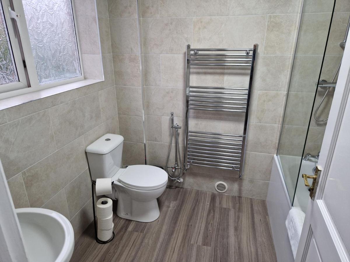 Birtley'S Diamond 3 Bed Apt, Sleeps 6 Guests Birtley  ภายนอก รูปภาพ